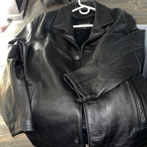 Nice Mens guess leather jacket with a zip out lining   Lots of pockets.